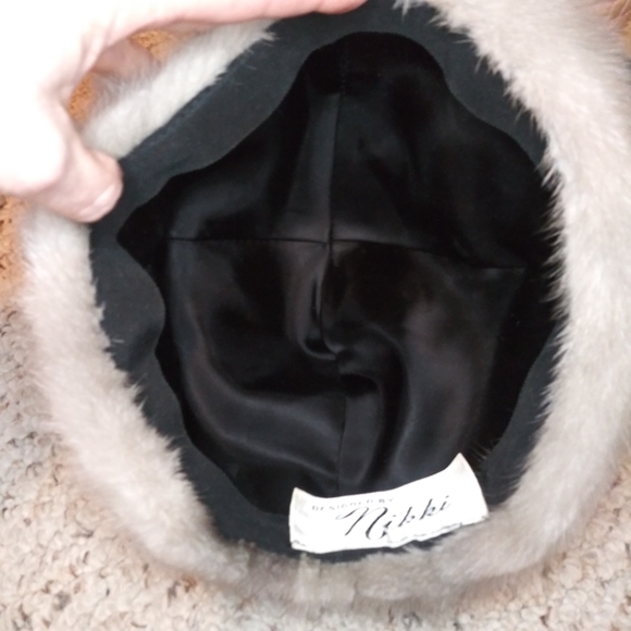 Vintage 50-60's, Silver/Gray Mink Jackie O Style Pill Box Hat, Designed By Nikki - Picture 11 of 13